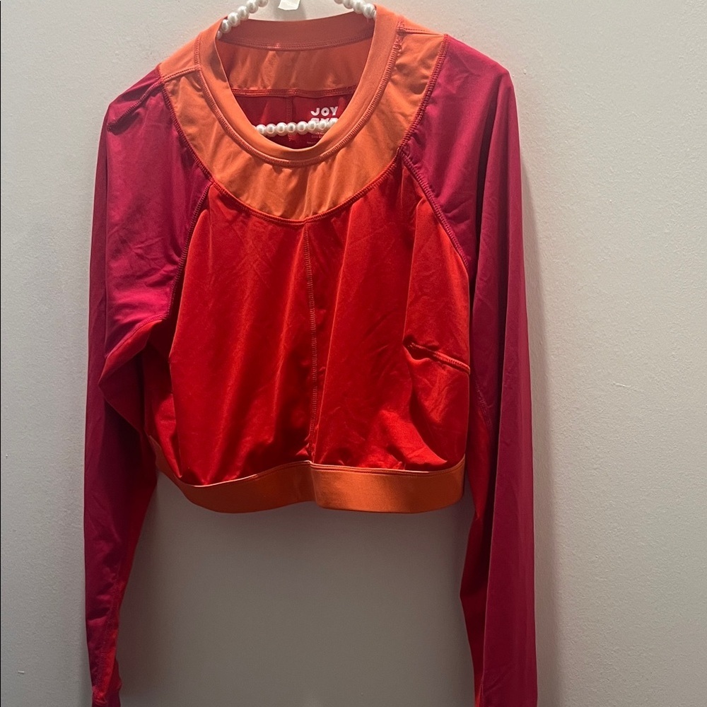 JoyLab Vibrant Red and Orange Active Crop Top